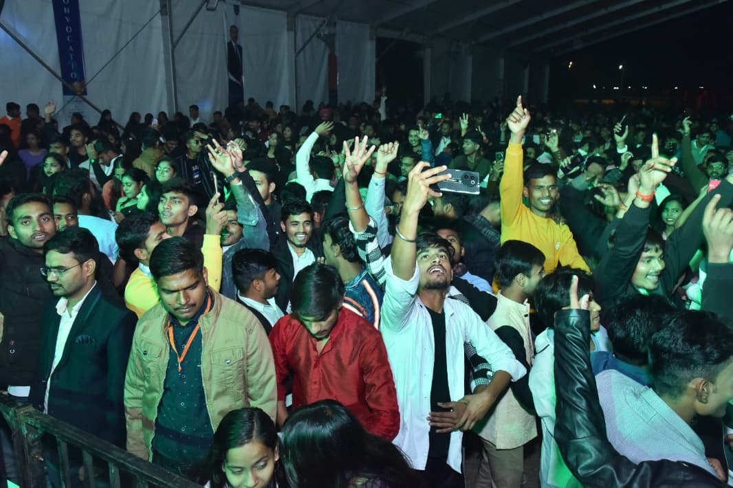 dj_anshika_takes_over_rama_university-2024