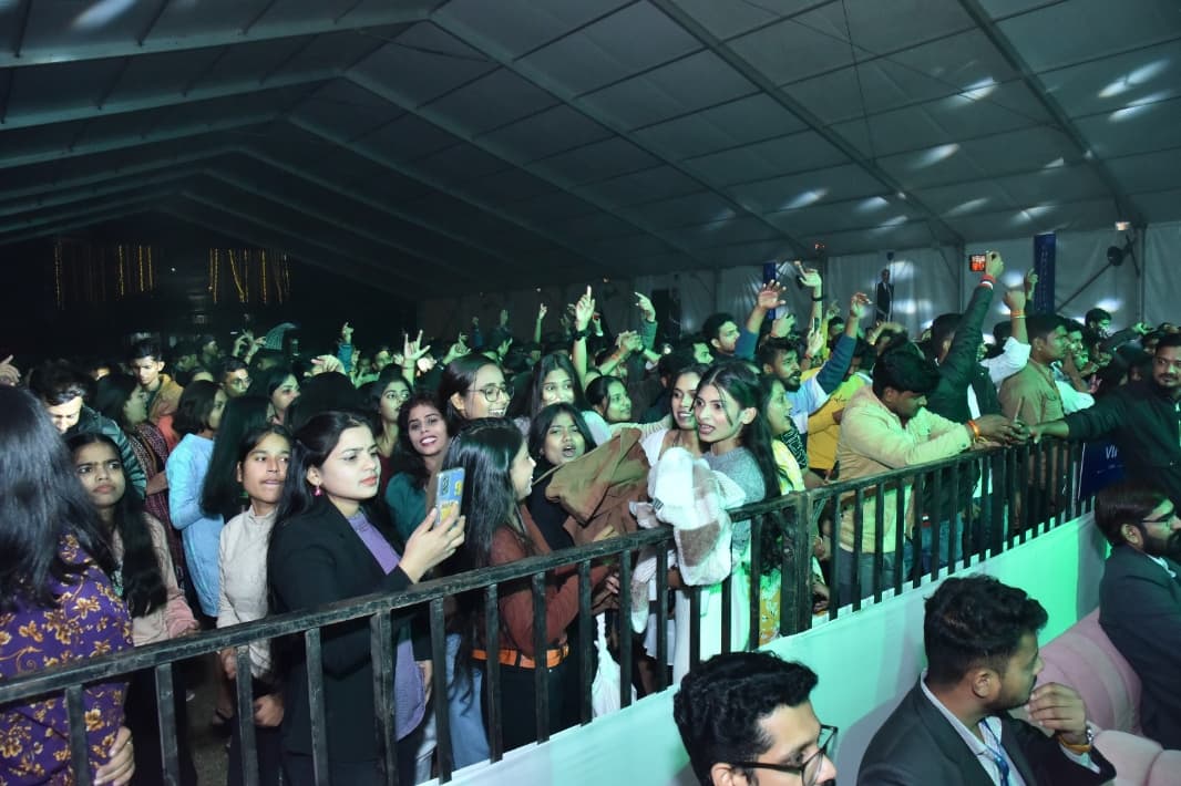 dj_anshika_takes_over_rama_university-2024