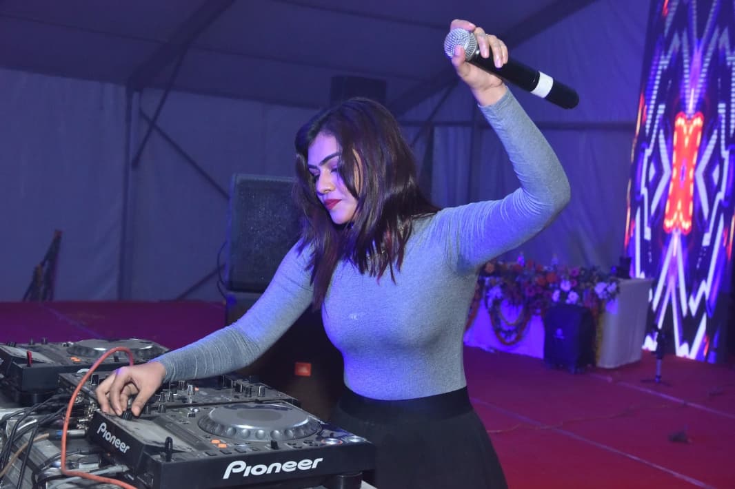 dj_anshika_takes_over_rama_university-2024